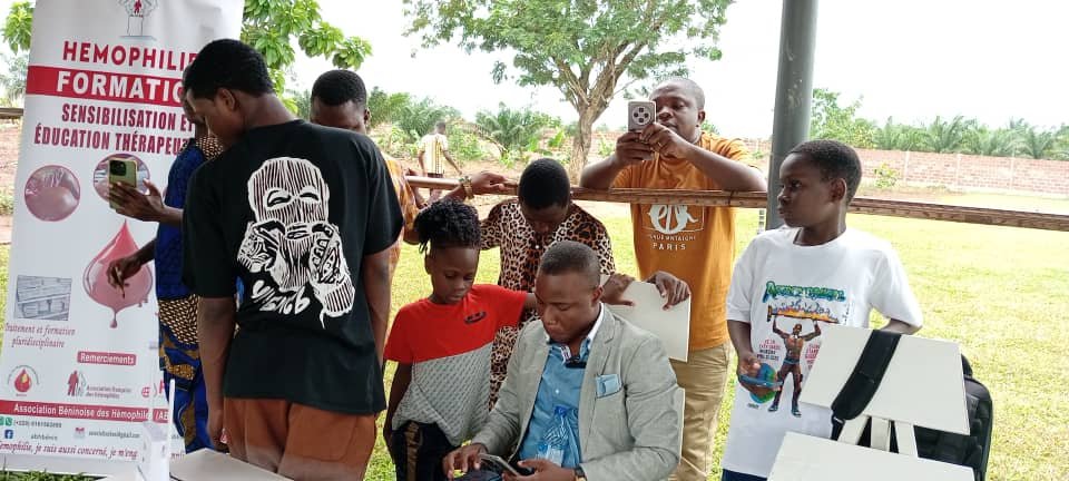 Association Béninoise des Hémophiles | ABH | Traitement Pour Tous ! - Formation CANVA pour la sensibilisation digitale – Commission des Jeunes de l’ABH Association Béninoise des Hémophiles | ABH | Traitement Pour Tous ! - Formation CANVA pour la sensibilisation digitale – Commission des Jeunes de l’ABH