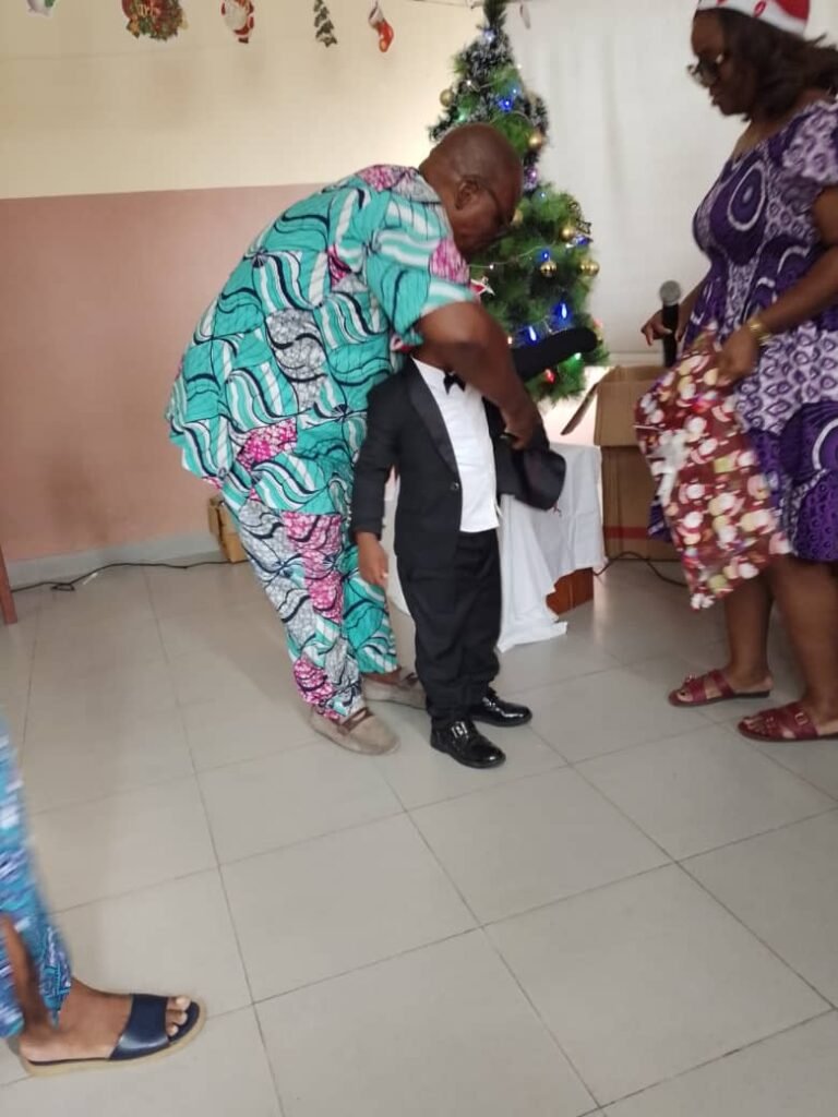 Association Béninoise des Hémophiles | ABH | Traitement Pour Tous ! - Partage de la célébration de Noël avec les personnes hémophiles au Bénin Association Béninoise des Hémophiles | ABH | Traitement Pour Tous ! - Partage de la célébration de Noël avec les personnes hémophiles au Bénin