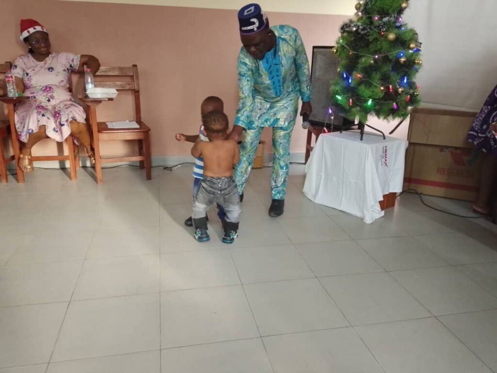 Association Béninoise des Hémophiles | ABH | Traitement Pour Tous ! - Partage de la célébration de Noël avec les personnes hémophiles au Bénin Association Béninoise des Hémophiles | ABH | Traitement Pour Tous ! - Partage de la célébration de Noël avec les personnes hémophiles au Bénin