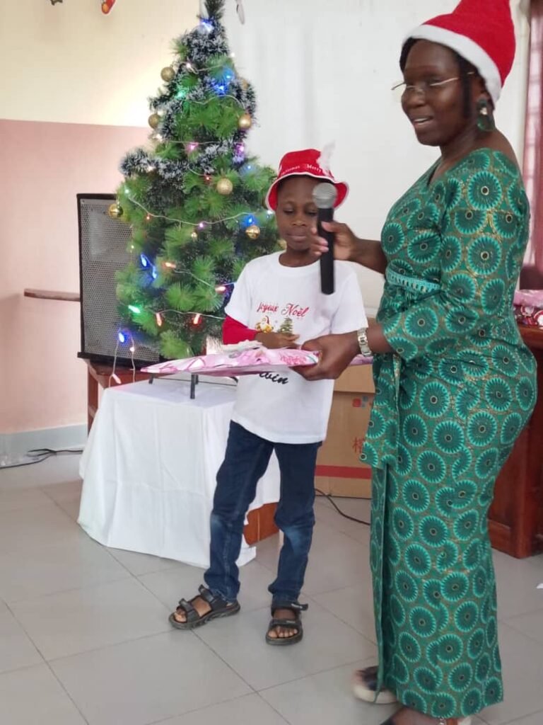 Association Béninoise des Hémophiles | ABH | Traitement Pour Tous ! - Partage de la célébration de Noël avec les personnes hémophiles au Bénin Association Béninoise des Hémophiles | ABH | Traitement Pour Tous ! - Partage de la célébration de Noël avec les personnes hémophiles au Bénin