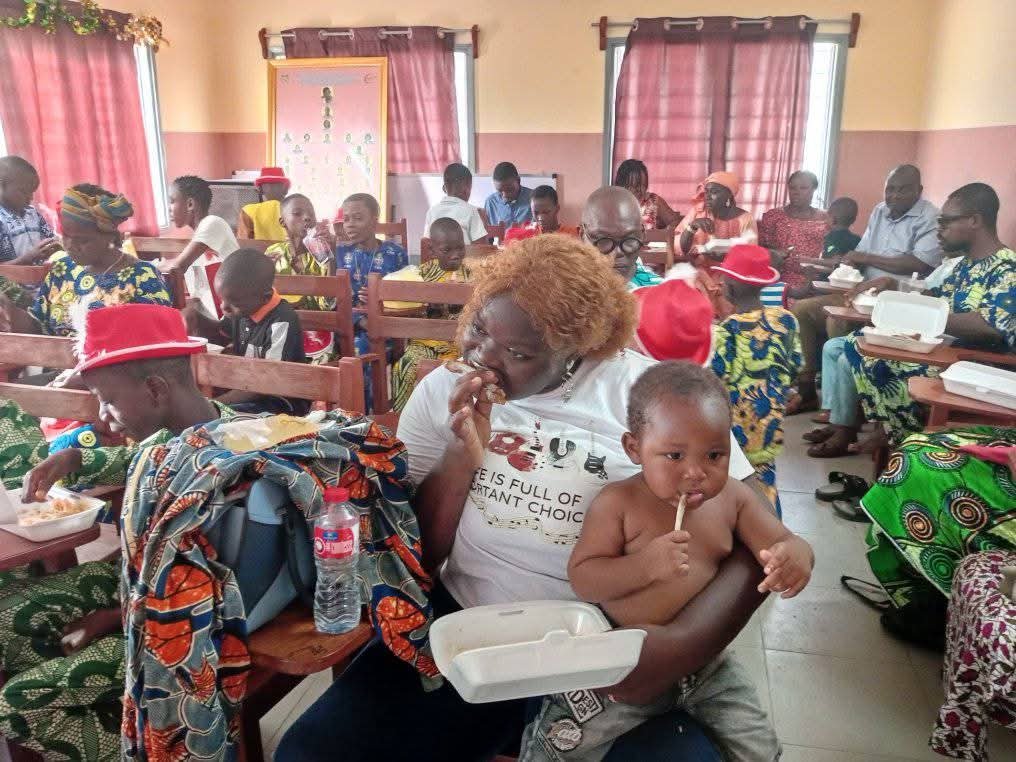 Association Béninoise des Hémophiles | ABH | Traitement Pour Tous ! - Partage de la célébration de Noël avec les personnes hémophiles au Bénin Association Béninoise des Hémophiles | ABH | Traitement Pour Tous ! - Partage de la célébration de Noël avec les personnes hémophiles au Bénin