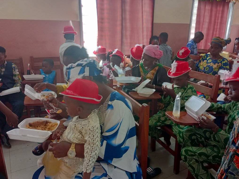 Association Béninoise des Hémophiles | ABH | Traitement Pour Tous ! - Partage de la célébration de Noël avec les personnes hémophiles au Bénin Association Béninoise des Hémophiles | ABH | Traitement Pour Tous ! - Partage de la célébration de Noël avec les personnes hémophiles au Bénin